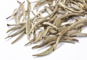 Silver Yin Zhen Tee weiss